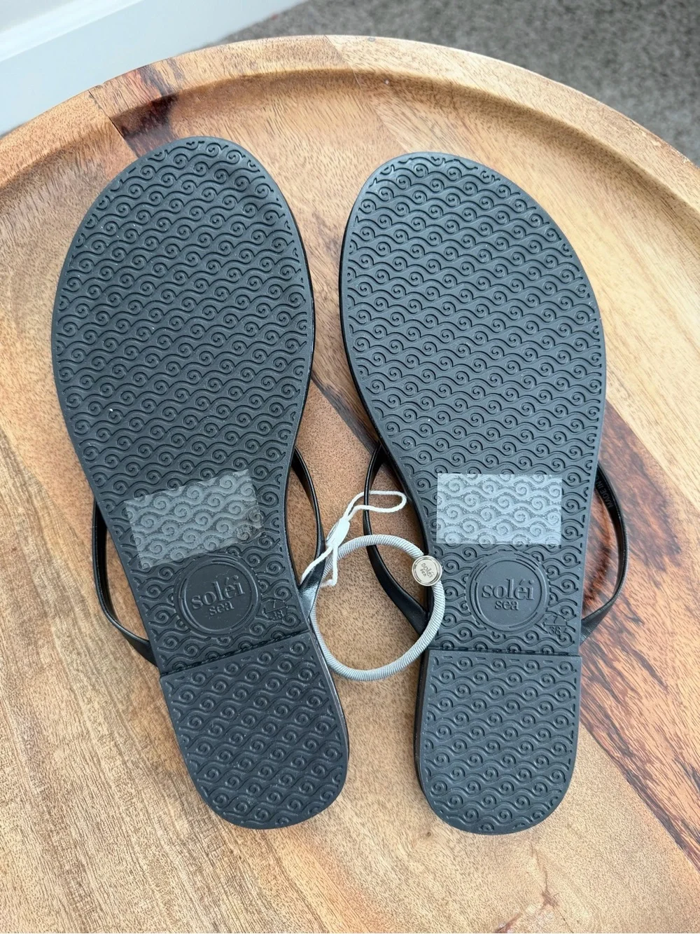 NEW Solei Sea Around Town Flip Flops Size 38